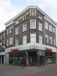 908795 Gezicht op het winkelhoekpand Choorstraat 13 te Utrecht, met links de Steenweg.N.B. bouwjaar: 1450 (?)nummering ...